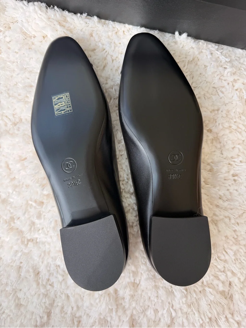 CHANEL Black Leather CC Logo Ballet Flats sz 39.5